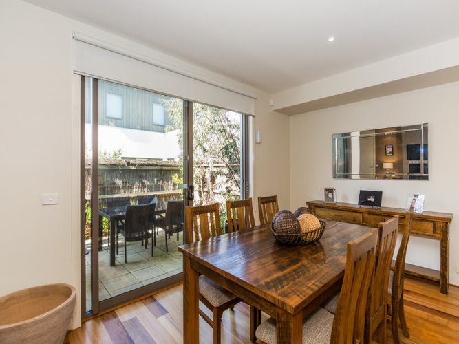 2C Riverside Drive, Torquay