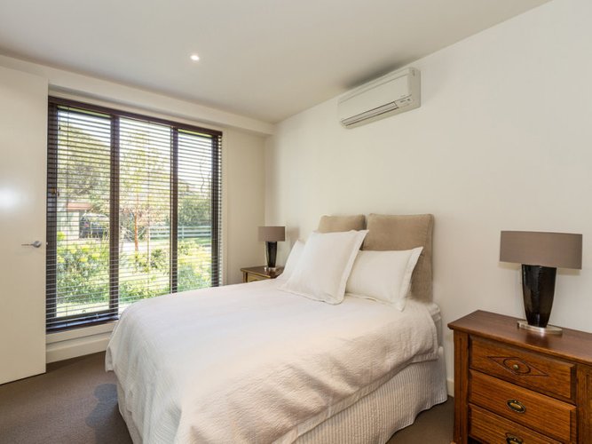 2C Riverside Drive, Torquay