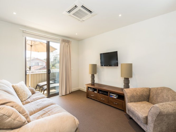 2C Riverside Drive, Torquay