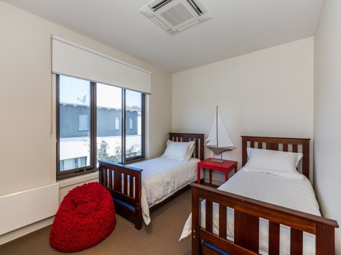 2C Riverside Drive, Torquay