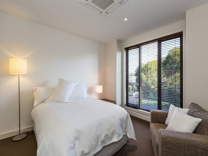 2C Riverside Drive, Torquay