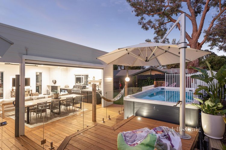 3 Burns Court Eltham North 3095