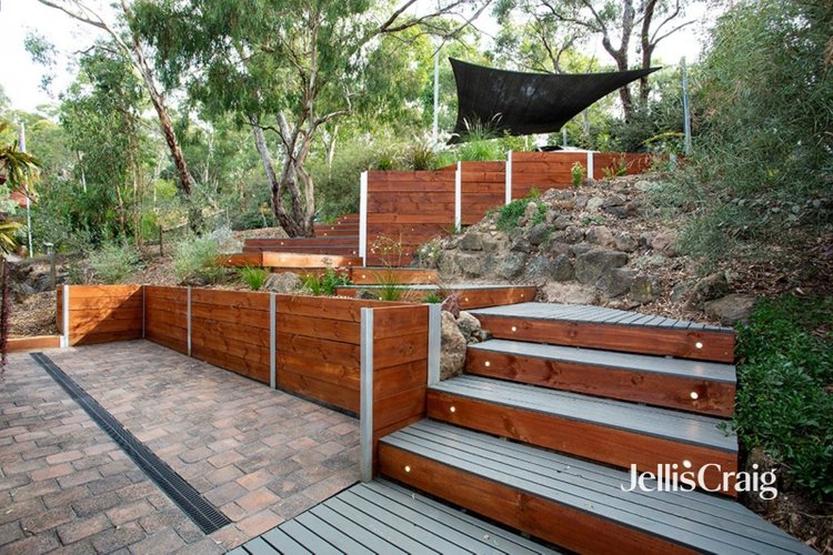 3 Doodson Court Eltham 3095