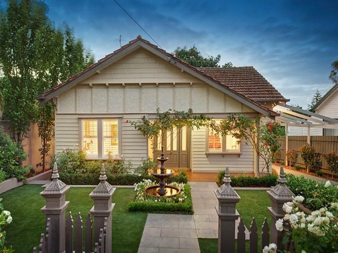 3 Dryden Street Canterbury 3126