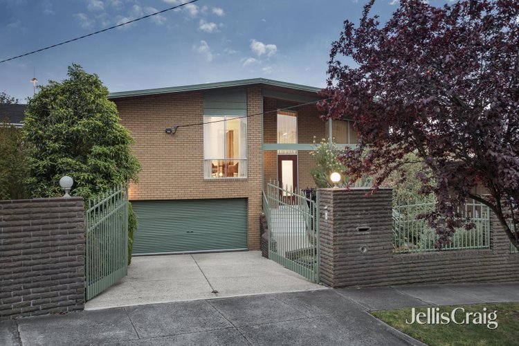 3 Fairway Drive Kew East 3102