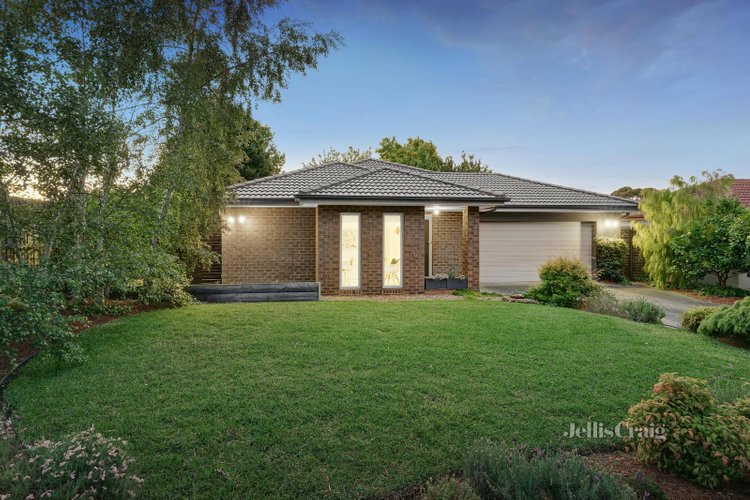 3 Fallons Way Bayswater 3153
