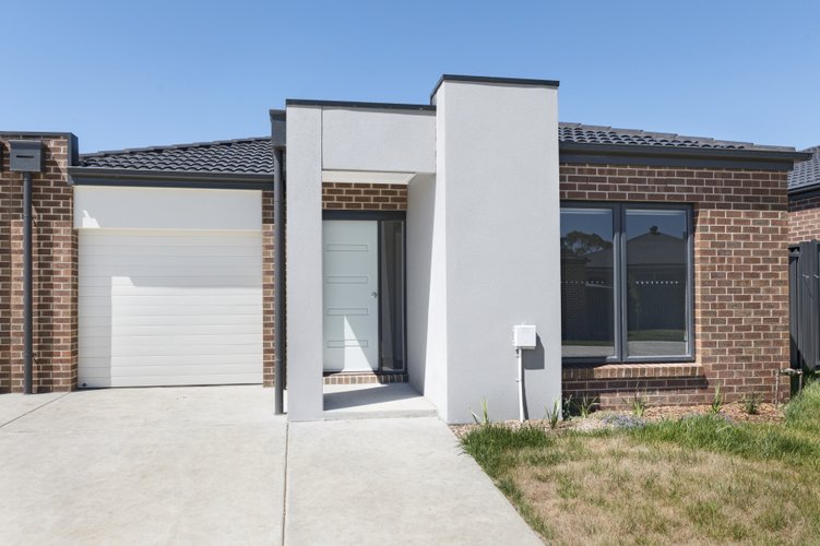 3 Liliane Place Lake Gardens 3355