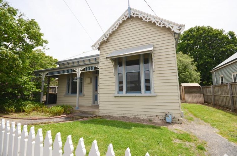 3 Loch Avenue Ballarat Central 3350