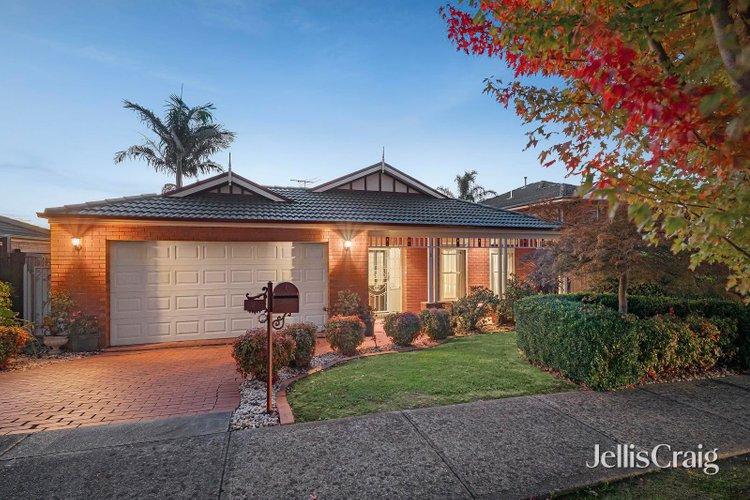 3 Paris Court Mooroolbark 3138