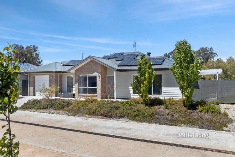 3 Ruskis Place Newstead 3462