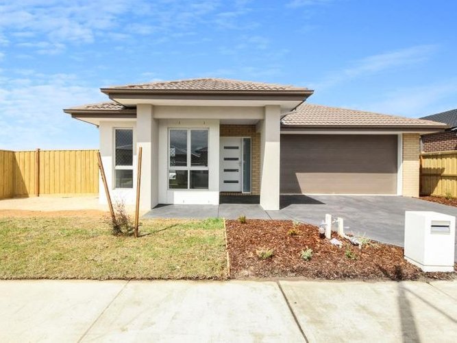 3 Spirit Crescent Armstrong Creek 3217