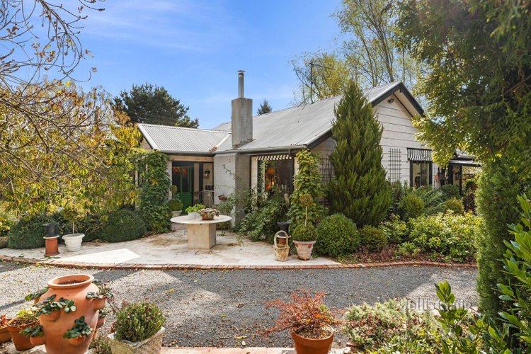 3 Walkers Road Lyonville 3461
