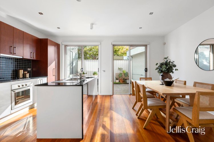 3 Warrior Woman Lane Carlton 3053