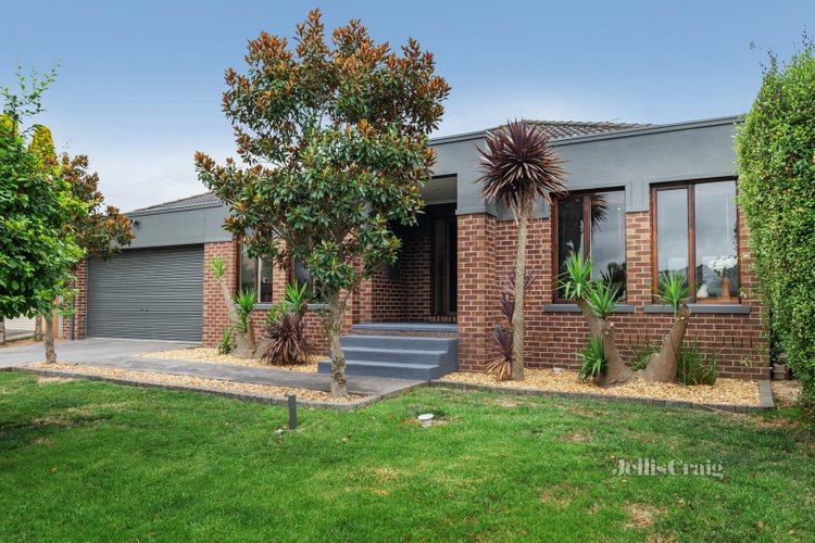 3 Wiregrass Court South Morang 3752