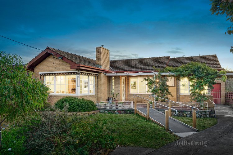 3 Woodstock Road Mount Waverley 3149