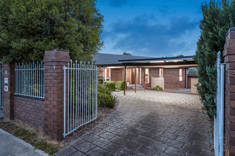 30 Charles Green Avenue Endeavour Hills 3802