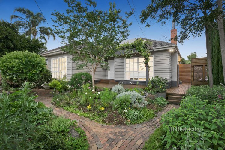 30 Charlton Street Blackburn North 3130