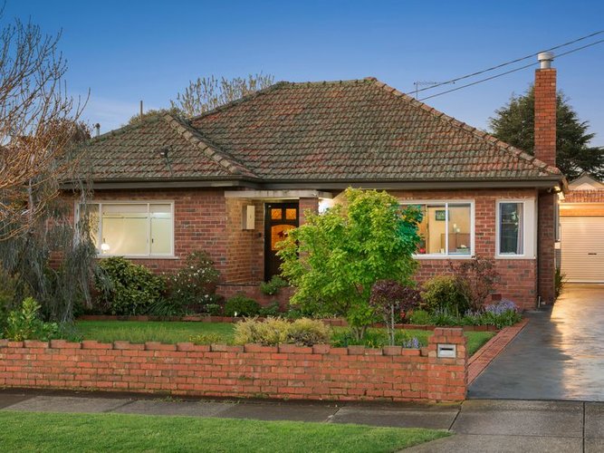 30 Henshall Road Strathmore 3041