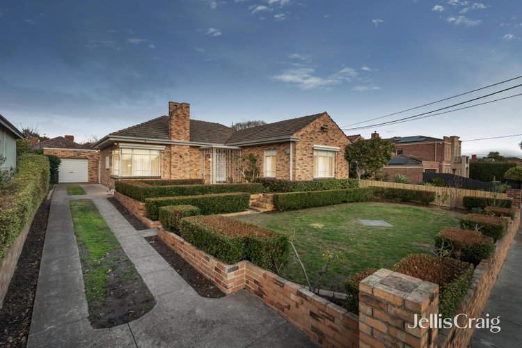 30 Lysbeth Street Mckinnon 3204
