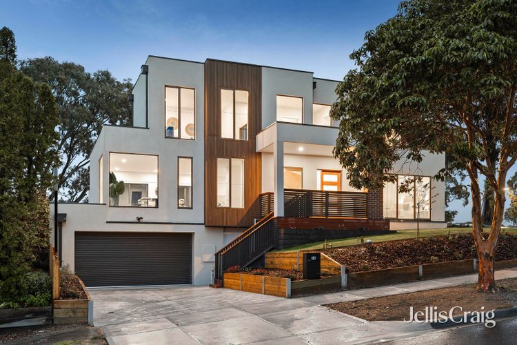 30 Monteith Crescent Endeavour Hills 3802