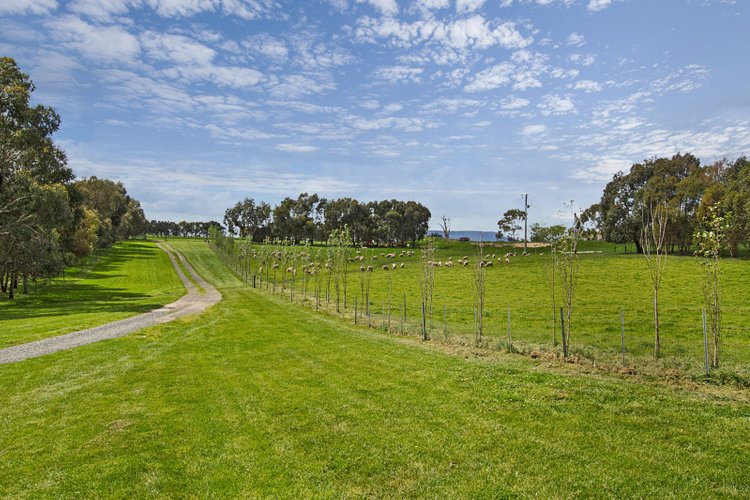 300 Central Road Kyneton 3444