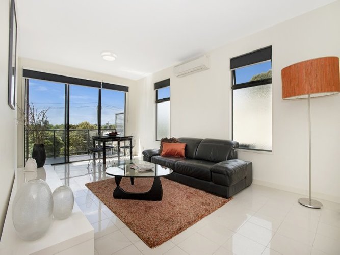 301 1136 Whitehorse Road Box Hill 3128