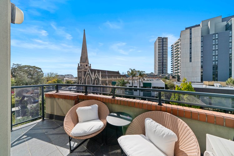 301/5 Alma Road  St Kilda 3182
