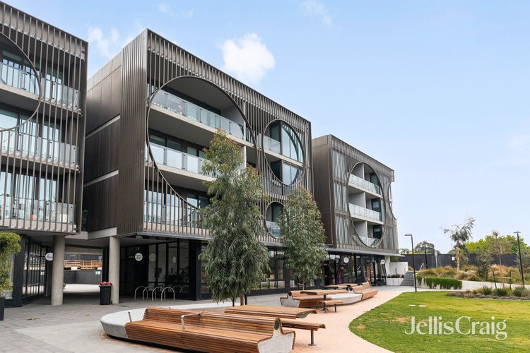 302/21 Mills Boulevard Alphington 3078