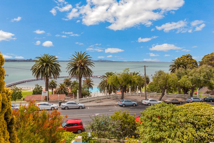 302/64 Eastern Beach, Geelong