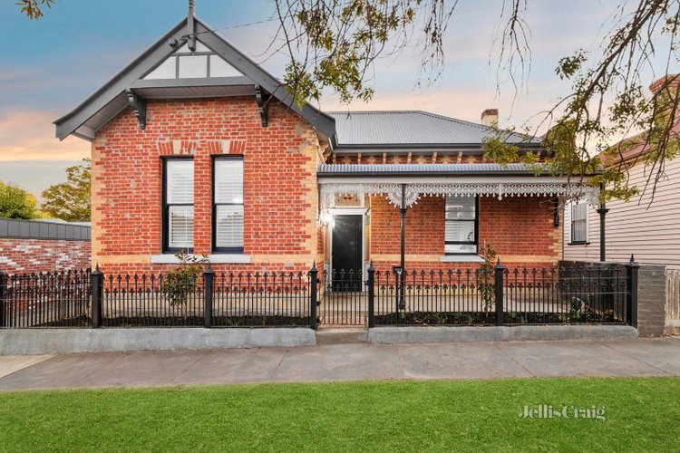 303 Seymour Street Soldiers Hill 3350