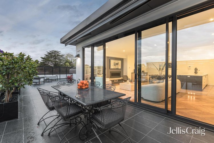 303 2 Gascoyne Street Canterbury 3126