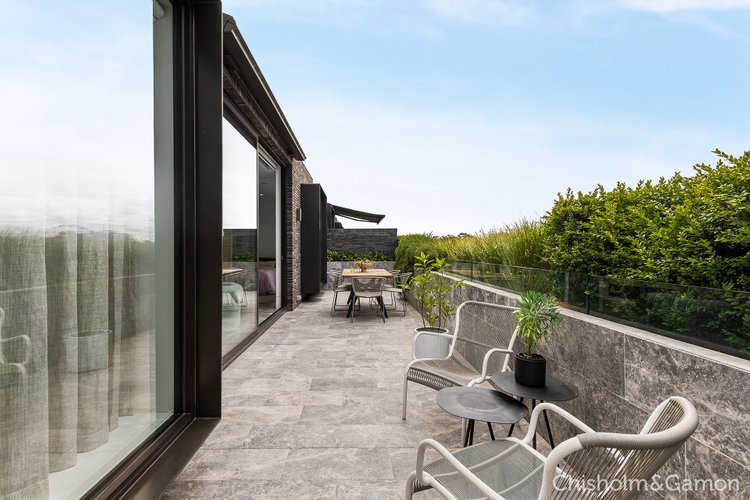 303 2 Pine Avenue Elwood 3184