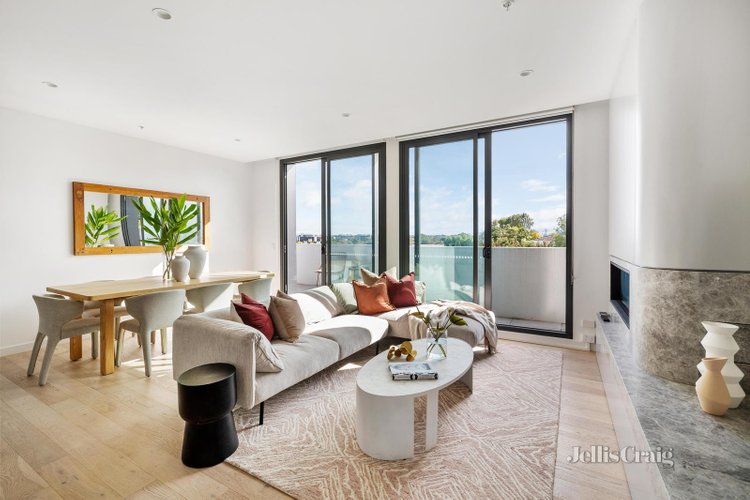 303 553 Burke Road Camberwell 3124