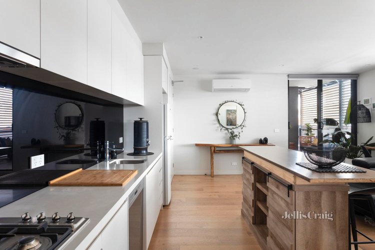 303 82 Hawdon Street Heidelberg 3084