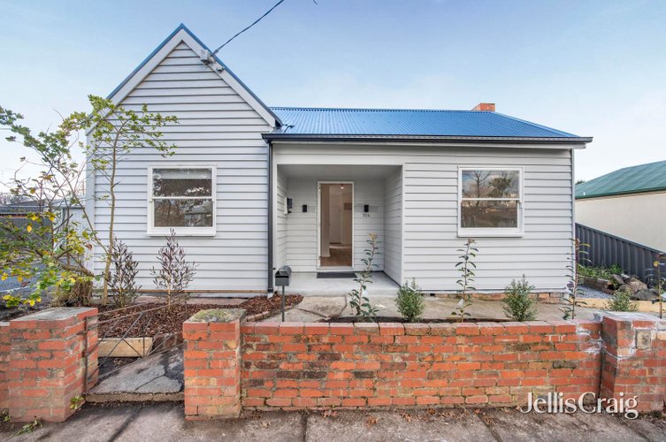 304 La Trobe Street  Redan 3350