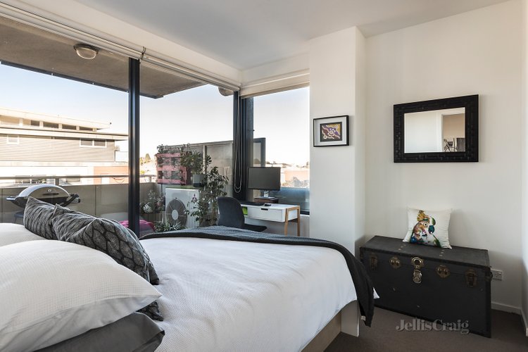 304/49 Plenty Road Preston 3072