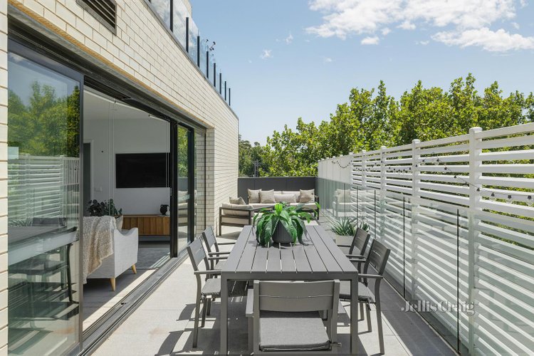 305 1009-1011 Dandenong Road Malvern East 3145