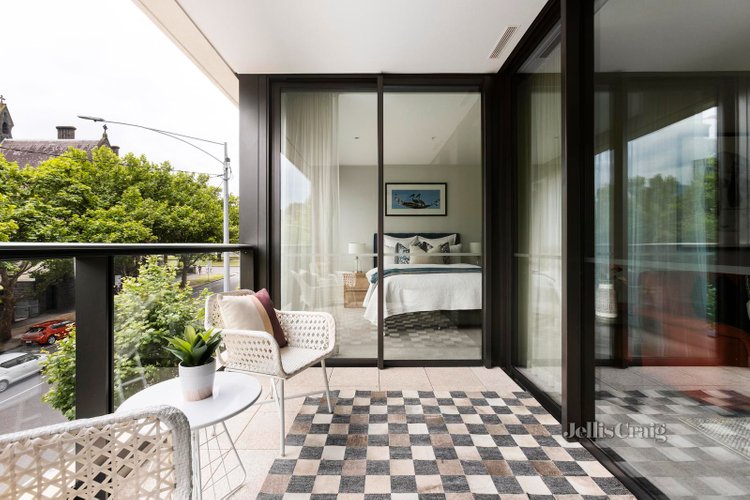 305 280 Albert Street East Melbourne 3002