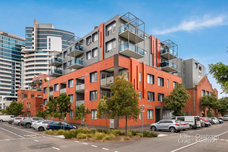 305 52 Dow Street Port Melbourne 3207