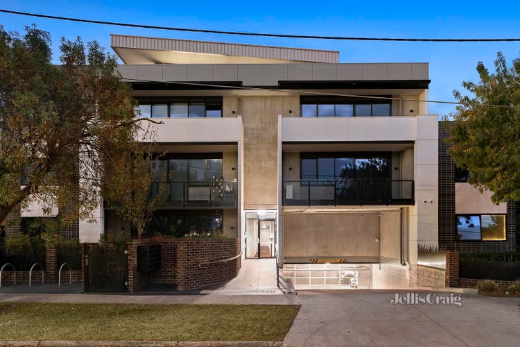 305 82 Bulla Road Strathmore 3041