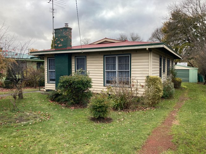 31 Anslow Street Woodend 3442