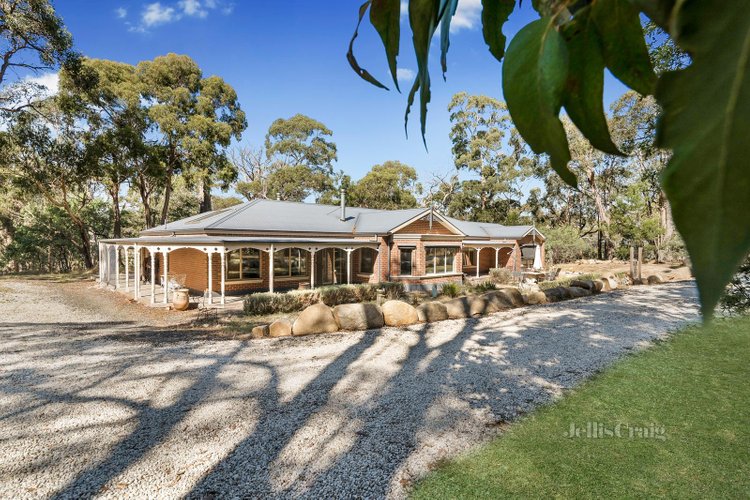 31 Dohertys Road Pipers Creek 3444
