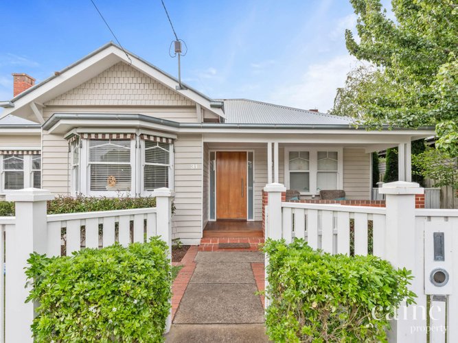 31 Hotham Street Lake Wendouree 3350