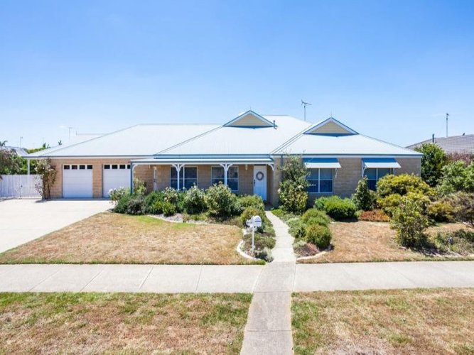 31 Island Drive, Torquay