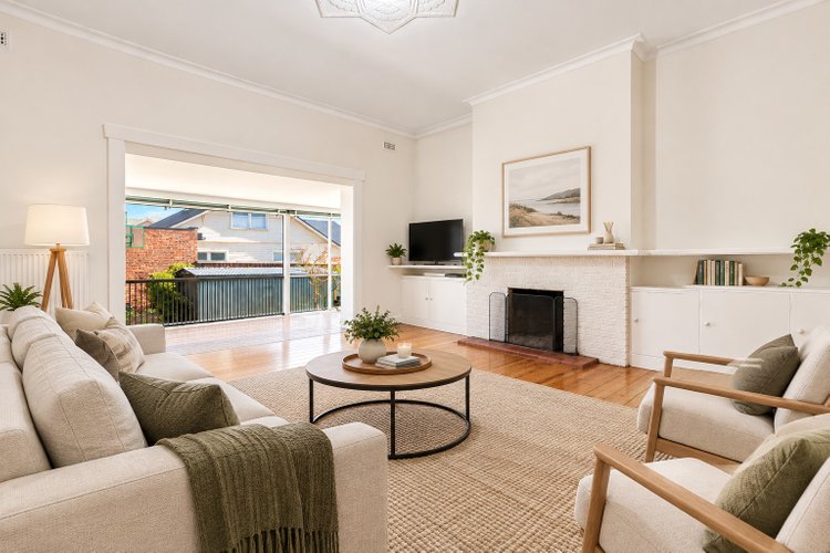 31 Retreat Road, Newtown