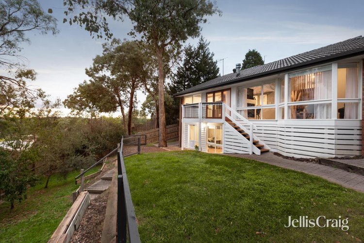 31 Snowball Road Eltham North 3095