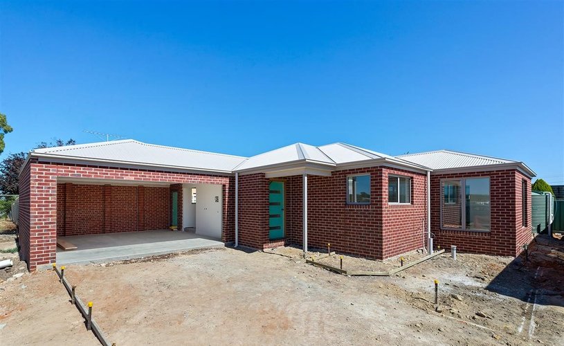 3 1 Whitta Street Sebastopol 3356