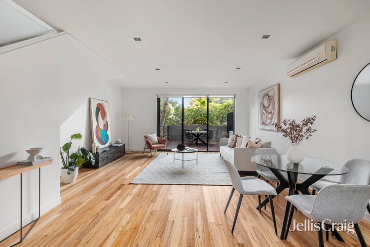 3 109 Asling Street Brighton 3186