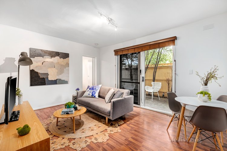 3/110 Normanby Avenue Thornbury 3071