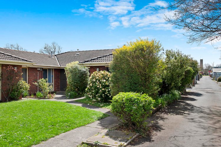 3 1110 Dana Street Ballarat Central 3350